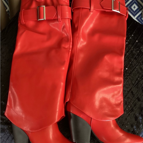 Broken Hearts Red Heeled Versatile Boots Various Sizes - Picture 3 of 11